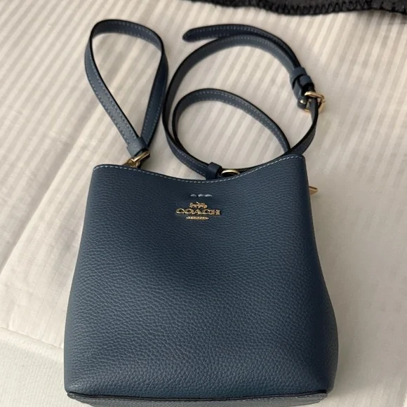 Coach Navy Crossbody Bag - Picture 1 of 1